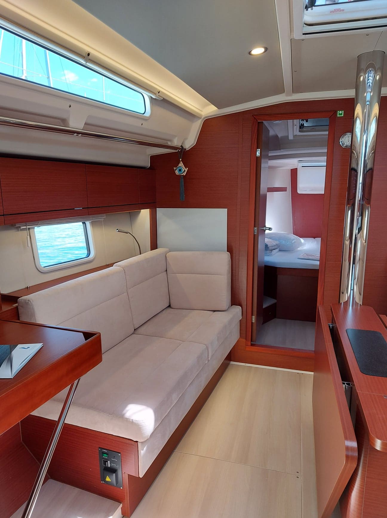 Saloon 2
